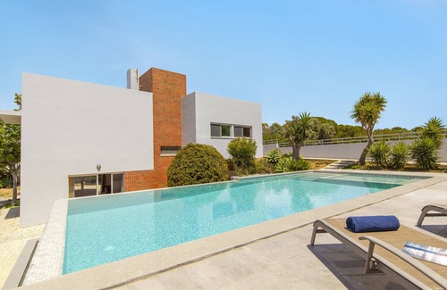 Montes de Alvor Villa | Villa w/pool & BBQ for relaxing days, Alvor