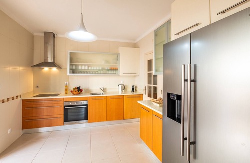 Almancil Villa | LUXURY VILLA, W/ AIR CON, FREE WI-FI, AND JUST 1 MILE FROM THE BEACH