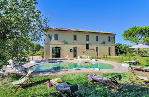 Barchi Villa | Belle villa à Barchi avec piscine privée