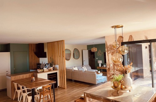 Cadillac-en-Fronsadais Villa | Villa avec piscine entre Bordeaux et Saint Emilion, au coeur des vignes