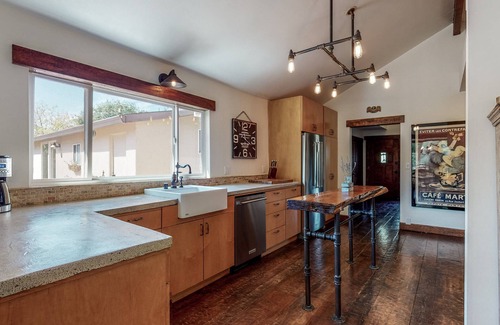 Sonoma Villa | Villa avec 4BR / 3BA, piscine, maison d'hôtes et vélos dans la zone principale