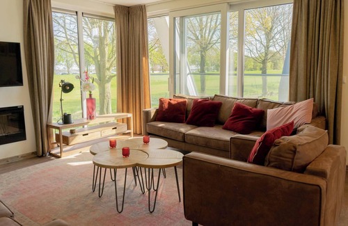 Biddinghuizen Maison | Villa with 5 bedrooms, traditional sauna and a garden