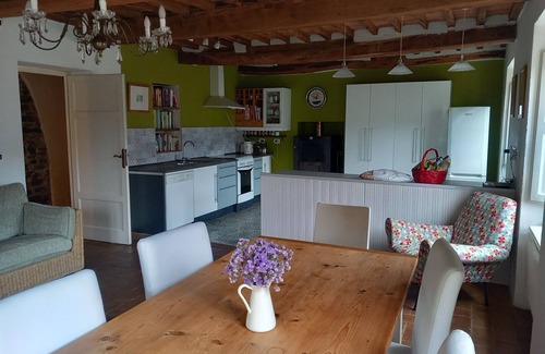 Bagni di Lucca Villa | Villa avec 6 chambres doubles et 5 salles de bains. Vue sur la rivière, piscine et à pied de la ville