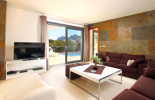 Cala San Vicente Maison | Villa with detached house, air conditioning, wifi, garden, private swimming pool