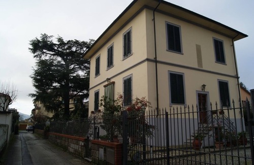 Lucca Historical Center Villa | Villa with garden a stone's throw from the center