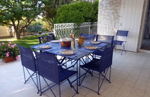La Ciotat Appartement | RDC de villa avec jardin et piscine privée, très calme, 5 mn de la plage. WI-FI