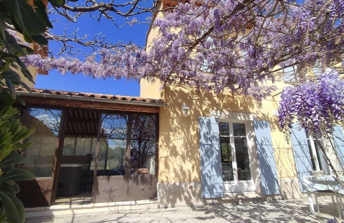 Merindol Villa | Villa avec piscine chauffée et jacuzzi privé au coeur du Luberon - Provence