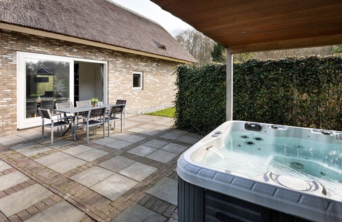 Ruinen Villa | Villa avec bain à remous et jacuzzi, à 8 km d'Hoogeveen