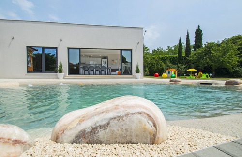 Nedescina Maison | Villa avec piscine hydromasagge. Enfants bienvenus.