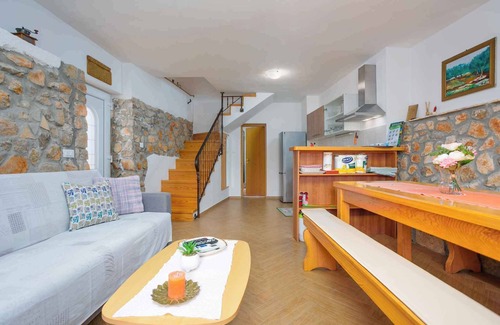 Brzac Villa | Villa avec internet, lave-linge et d'une piscine extérieure