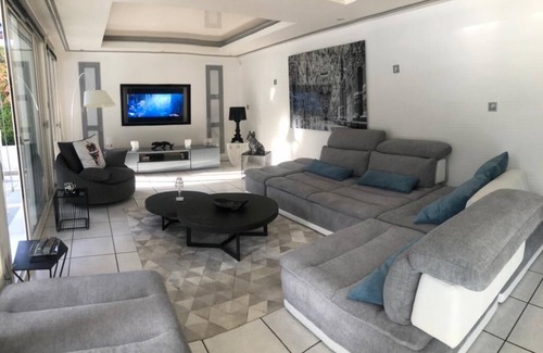 Dampierre-les-Bois Cabine | Villa avec piscine privative, sauna, jacuzzi.