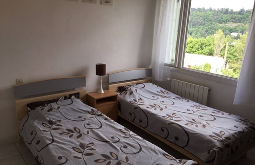 Bedarieux (ornac) Villa | Villa avec piscine et appartement, vue imprenable sur la périphérie de la ville.