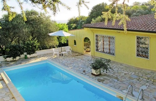 Diano Marina Villa | Villa avec piscine et vue imprenable sur la mer, terrain de 4000sqm