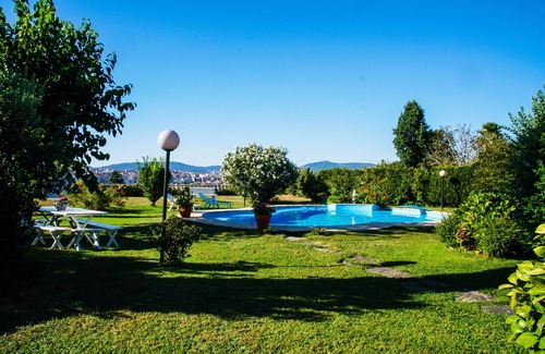 Bembrive Chalet De Ski | Villa avec piscine et jardin de 200 mètres