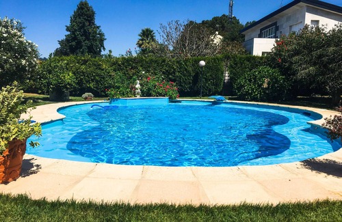 Bembrive Chalet De Ski | Villa avec piscine et jardin de 200 mètres