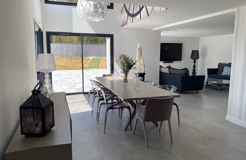 Change Villa | VILLA AVEC PISCINE ET SPA PROCHE CIRCUIT 24H LE MANS
