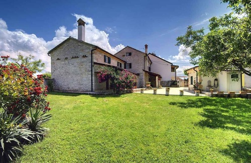Rojnici Villa | Villa avec piscine et terrain de volley