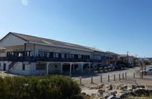 Horte Neuve Maison | Villa avec piscine, proche des plages et du centre-ville.