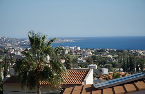 Peyia Town Villa | Villa avec priv. Piscine, beau jardin et véranda ombragée - 5 minutes de la plage