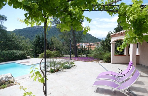 Saint-Arnac Villa | Villa avec piscine privée et vues panoramiques sur les montagnes et le village