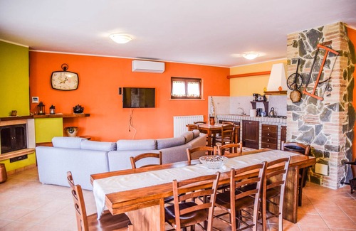 Panicale Villa | Grand maison avec piscine et jardin privé pur jusqu'à 18 personnes