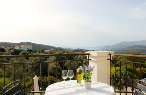 Lakithra Villa | Villa avec piscine privée, vue imprenable sur mer et montagne
