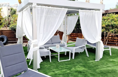 Pernera Villa | Villa avec piscine privée, vue sur mer, gazon et belvédère