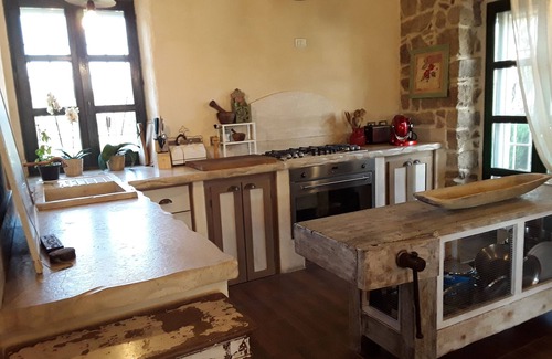 Uri Villa | VILLA EXCLUSIVE AVEC PISCINE PRIVÉE ET HYDROMASSAGE JACUZZI À SFIORO-ALGHERO