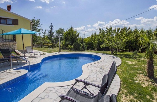 Kapelica Cottage | Villa avec piscine privée et jardin pouvant accueillir jusqu'à 12 personnes