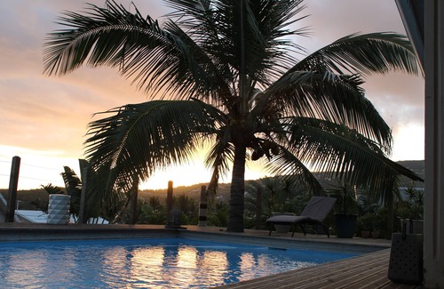 L'Etang-Sale Villa | Villa avec piscine, vue mer et montagne