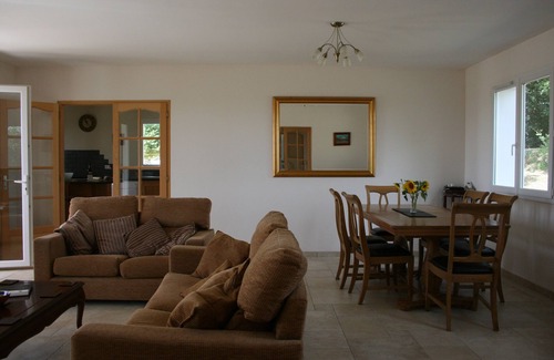 Bezolles Maison | Villa avec vue imprenable, piscine chauffée et WiFi rapide