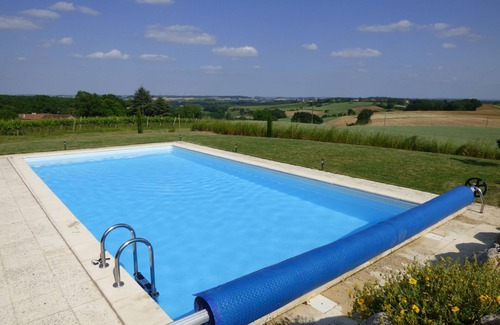 Bezolles Maison | Villa avec vue imprenable, piscine chauffée et WiFi rapide