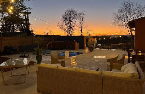 Fabregues Villa | Villa avec piscine chauffée de mai à octobre, sur terrain arboré