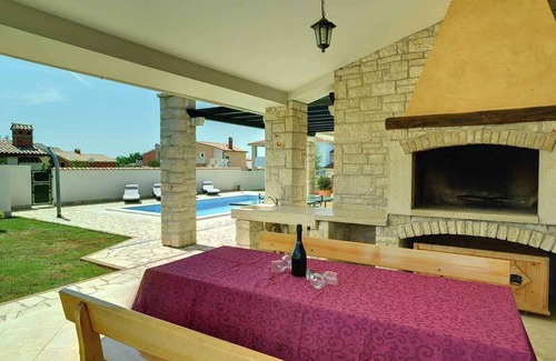Gajana Villa | Villa avec piscine et solarium