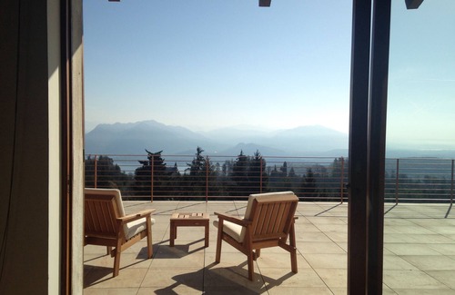 Gignese Villa | Villa con piscina con vistas a los lagos sobre Stresa
