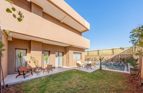 Tassoultante Villa | Villa 5 Étoiles : Piscine Chauffée - Chauffeur - Chef - Jeux - 15 min du Centre