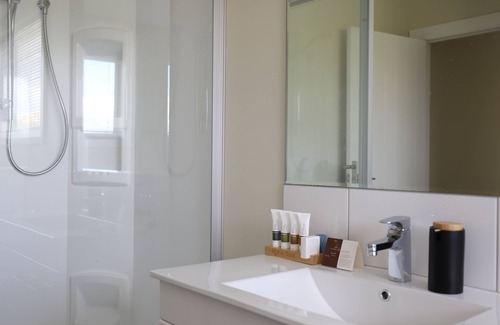 Aongatete Lit Et Petit-Déjeuner | Villa93 Luxury Lodge