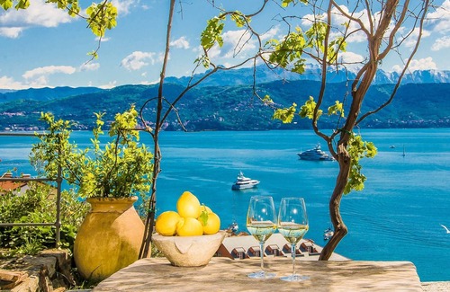 Portovenere Villa | VILLACASTELLOPORTOVENERE AVEC GRAND JARDIN ET VUE SUR LA MER MÉMORABLE