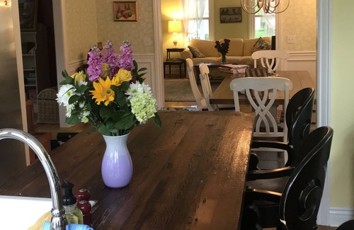 Cazenovia Maison | Village Colonial Cazenovia 1 Block from Lake & Town