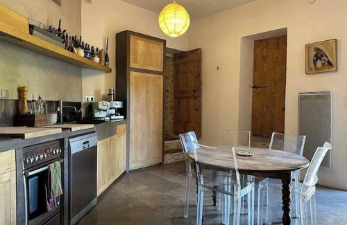 Saint-Etienne-de-l'Olm Maison | Maison de village avec piscine