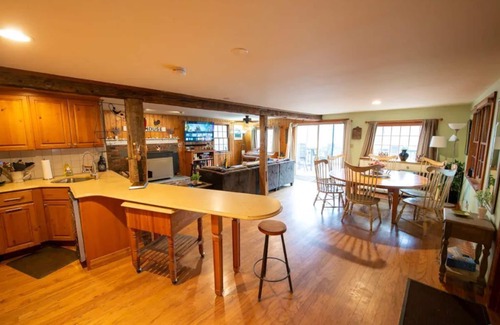 Cavendish Maison | Village Home with 15 acre backyard on the river