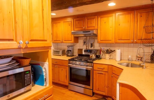 Cavendish Maison | Village Home with 15 acre backyard on the river
