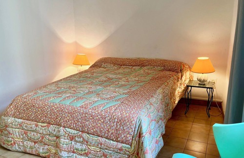 Brusque Maison | Village house and meadow in South Aveyron near river and lake