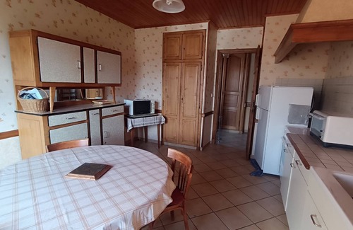 Perrier Maison | Maison de village à la croisée des chemins 5mn ISSOIRE