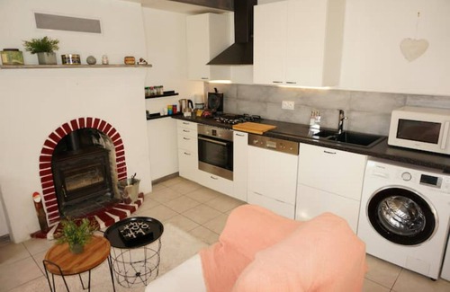 Guimiliau Maison | Village house between land and sea