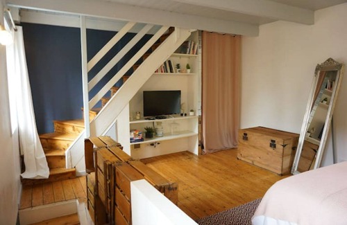 Guimiliau Maison | Village house between land and sea