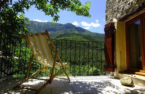 Gars Maison | Maison de Village GARS Vallée de L'Estéron - 4 Pers. Calme et confortable