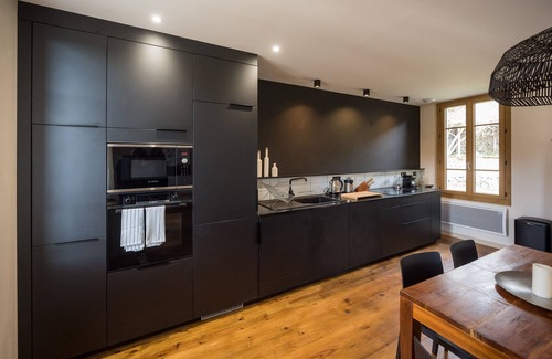 Saint-Lizier Maison | Village house with garden, on the banks of a river in a listed village