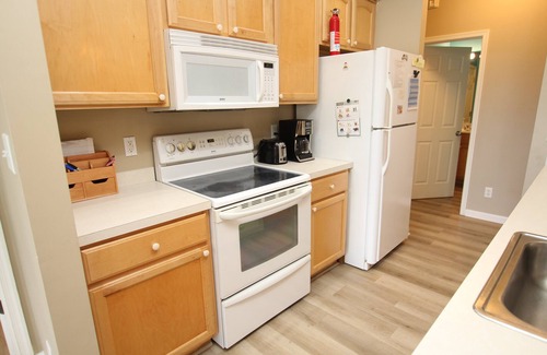 Villages of Five Points Copropriété | Village of Five Points, pet friendly condo!