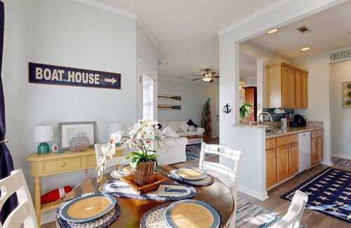 Villages of Five Points Copropriété | Village of Five Points pet friendly condo with pool, gym, and tennis access